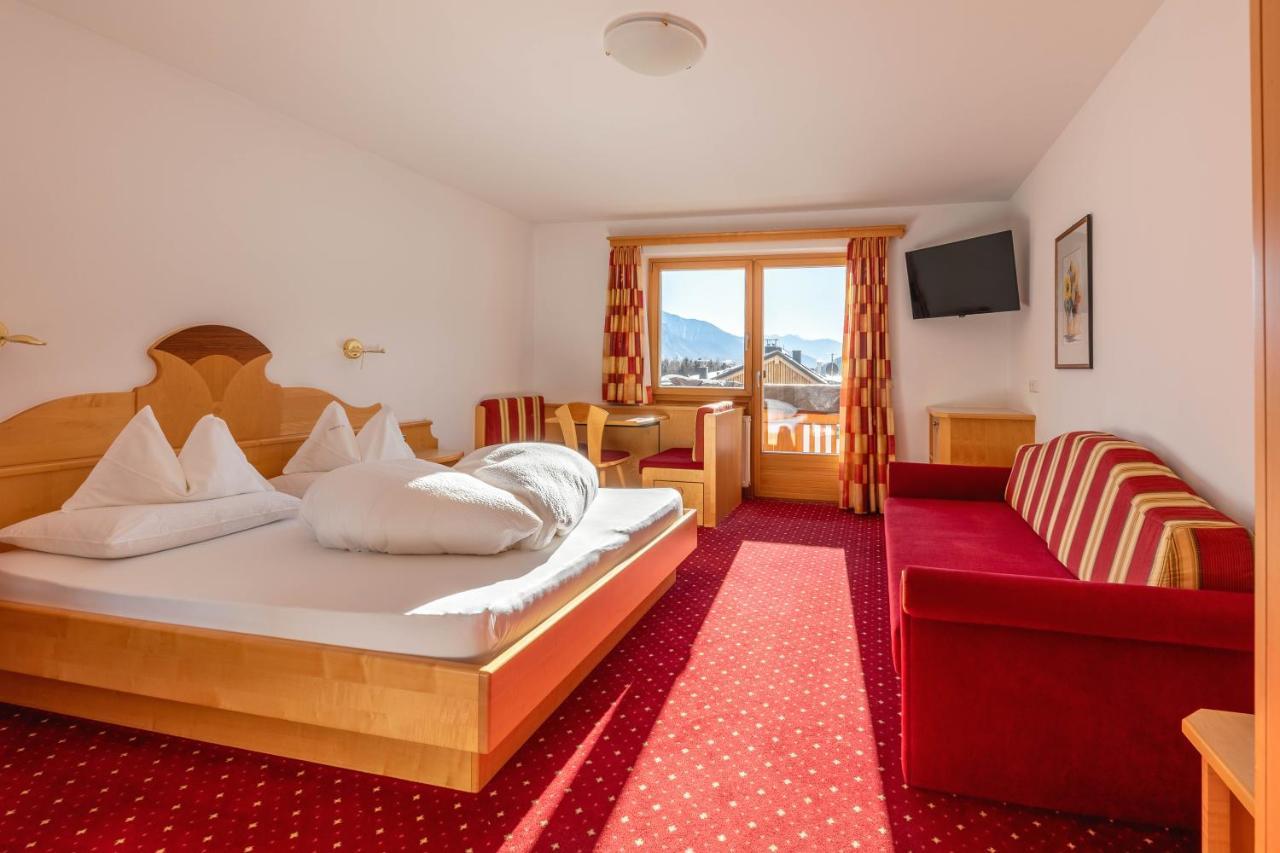 Hotel Schwarzer Adler Резия Экстерьер фото
