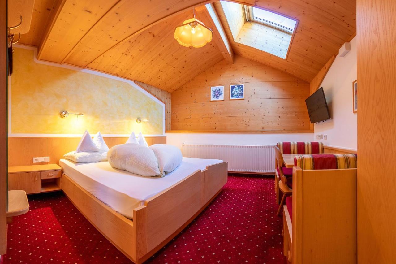 Hotel Schwarzer Adler Резия Экстерьер фото