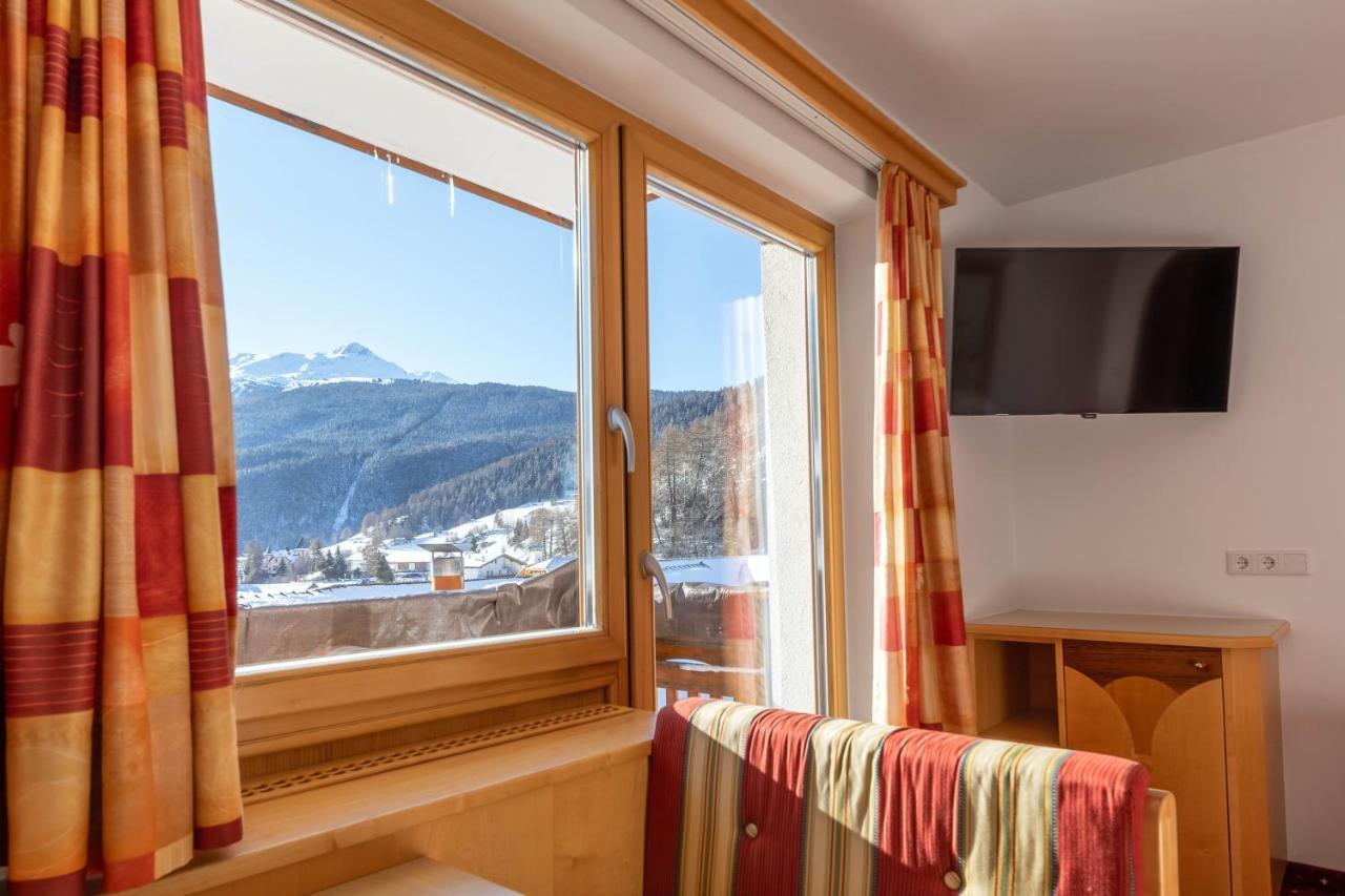 Hotel Schwarzer Adler Резия Экстерьер фото