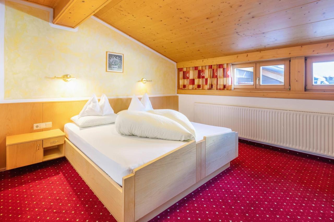 Hotel Schwarzer Adler Резия Экстерьер фото