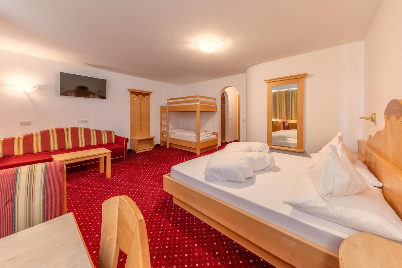 Hotel Schwarzer Adler Резия Экстерьер фото