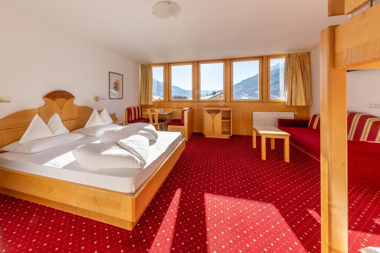 Hotel Schwarzer Adler Резия Экстерьер фото