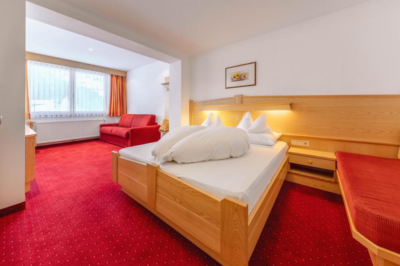 Hotel Schwarzer Adler Резия Экстерьер фото