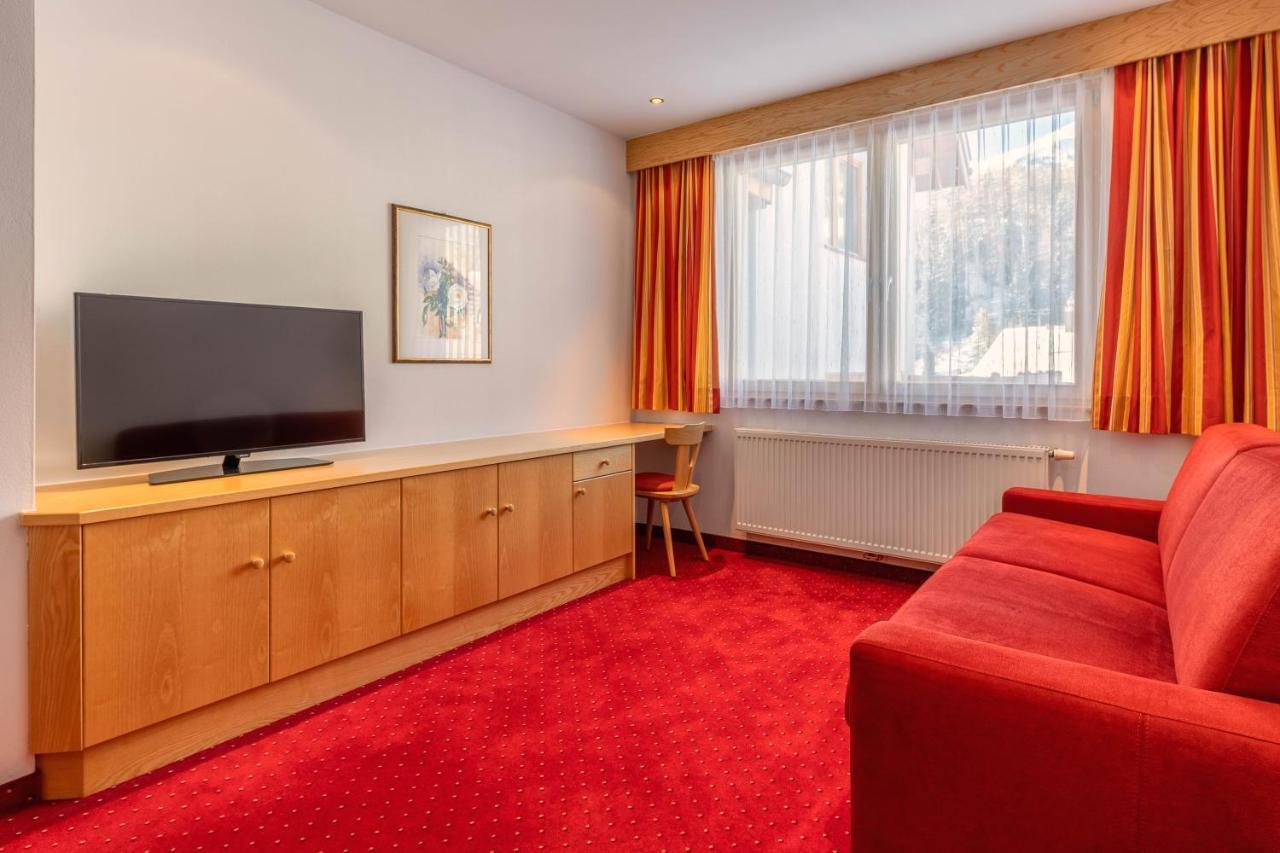 Hotel Schwarzer Adler Резия Экстерьер фото
