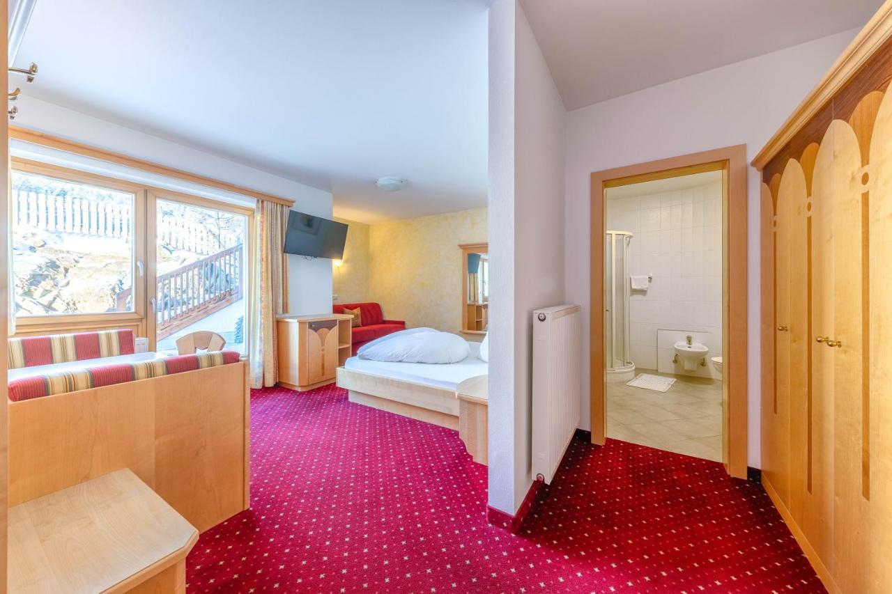 Hotel Schwarzer Adler Резия Экстерьер фото