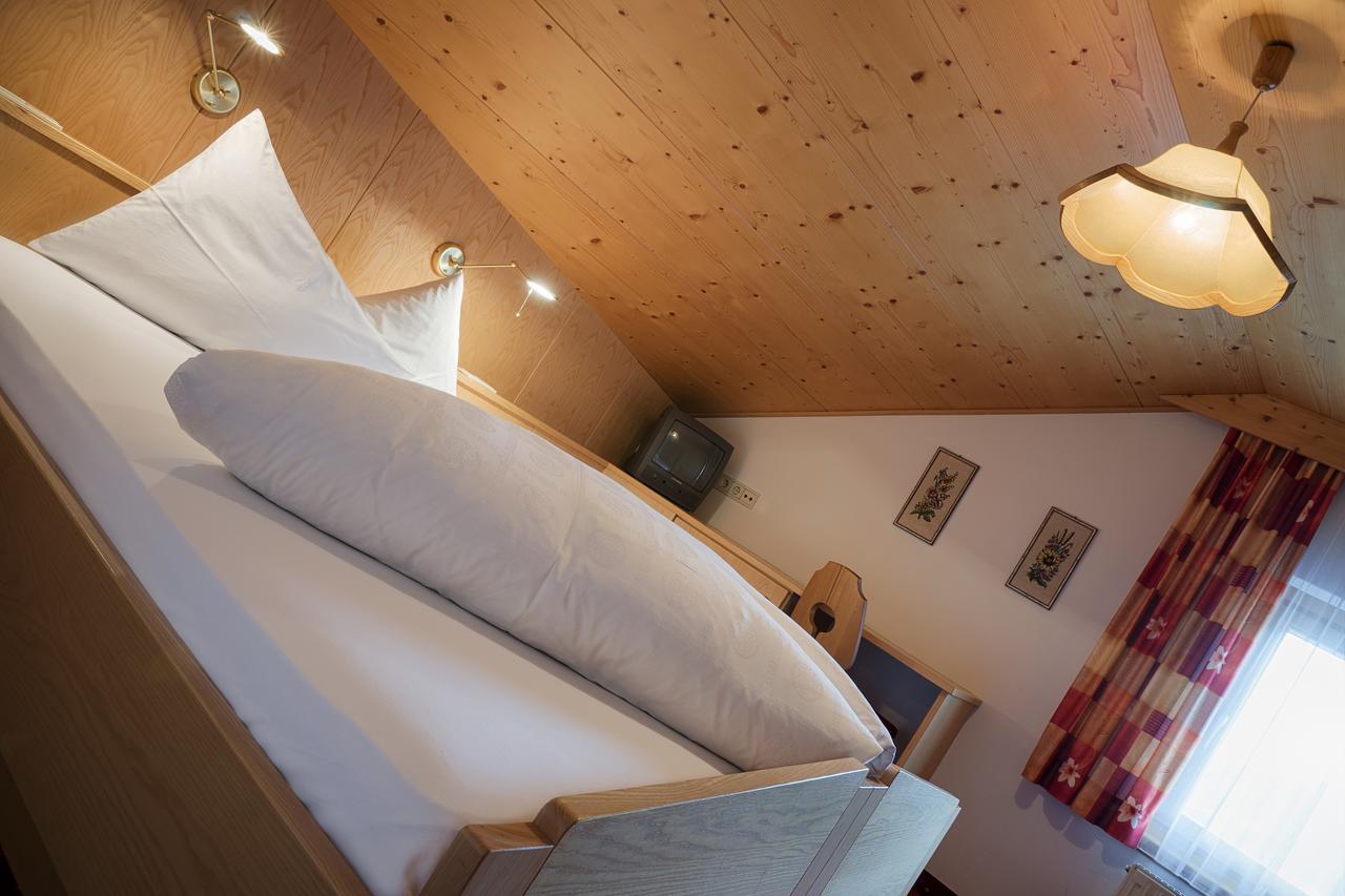 Hotel Schwarzer Adler Резия Экстерьер фото