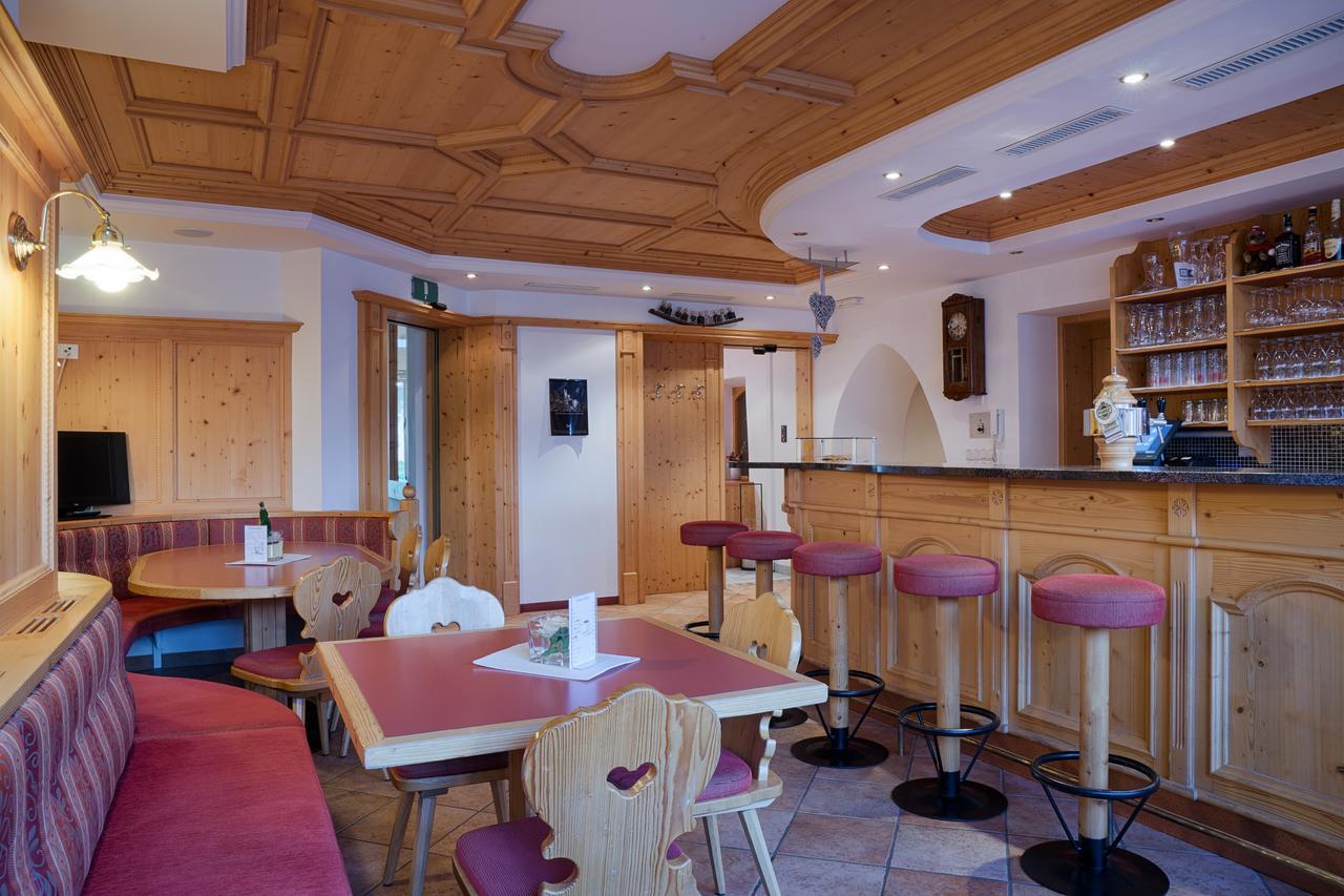 Hotel Schwarzer Adler Резия Экстерьер фото
