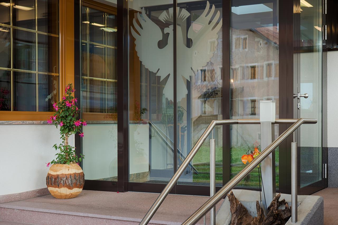 Hotel Schwarzer Adler Резия Экстерьер фото